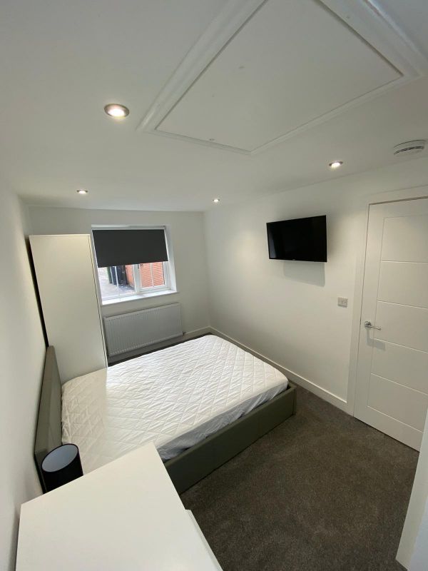 40 Adam Dale Stunning 6 Bed On Kingfisher Donkey Digs Student