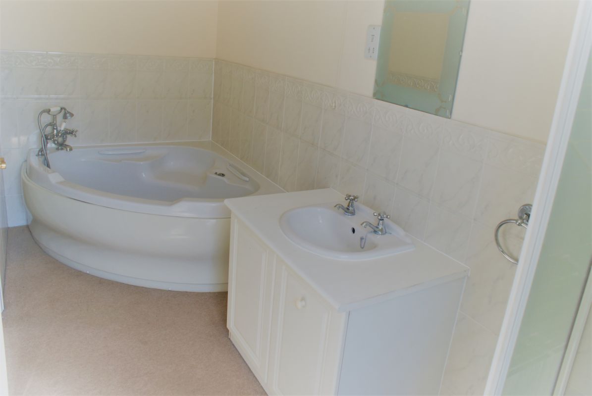 10 Adam Dale Kingfisher Estate Donkey Digs Student in