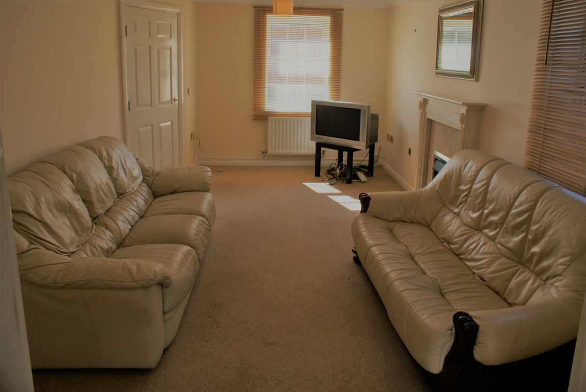 10 Adam Dale Kingfisher Estate Donkey Digs Student in