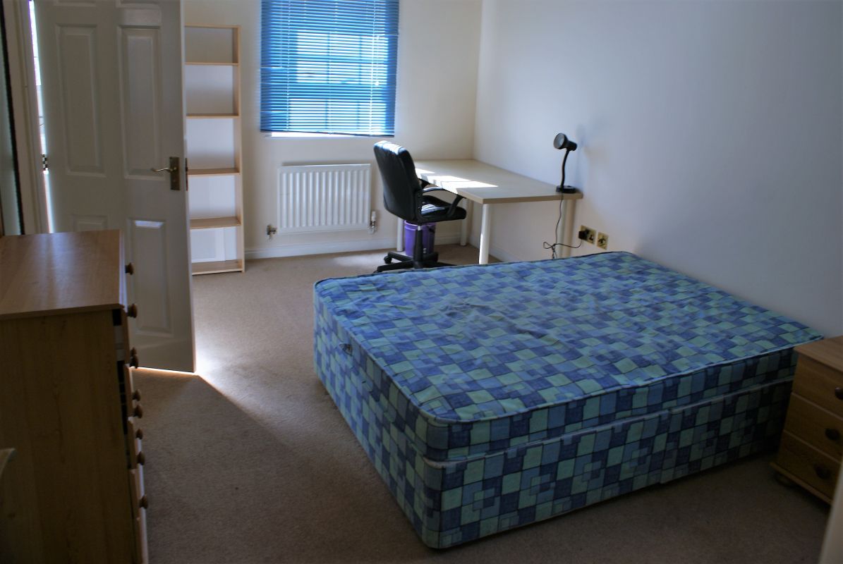 10 Adam Dale Kingfisher Estate Donkey Digs Student in