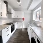 1 Paget Street - Modern 5 Bed / 2 Bath